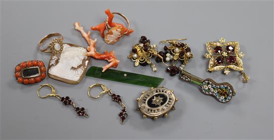 Assorted jewellery including a George V 9ct gold, white opal and seed pearl ring, a 9ct gold, garnet and seed pearl brooch etc.